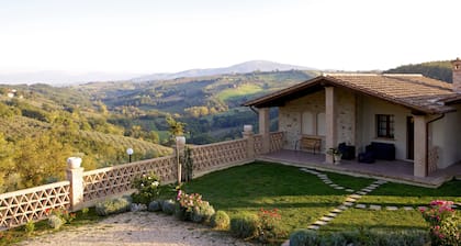 VILLA EN PIERRE SUR LE HAUT D'UNE COLLINE D'OLIVES AVEC PISCINE