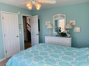 5 bedrooms, free WiFi, bed sheets - Discover beachfront bliss at Old Man & The Sea, a spacious 5-bedroom retreat in Holden Beach. (Holden Beach)