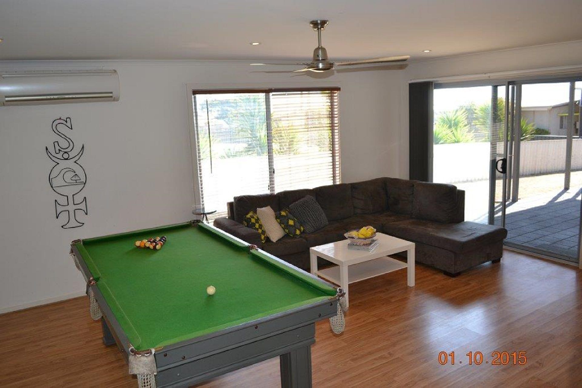 Cheers   -   Sea views    Free Wifi    On the Esplanade — image 2