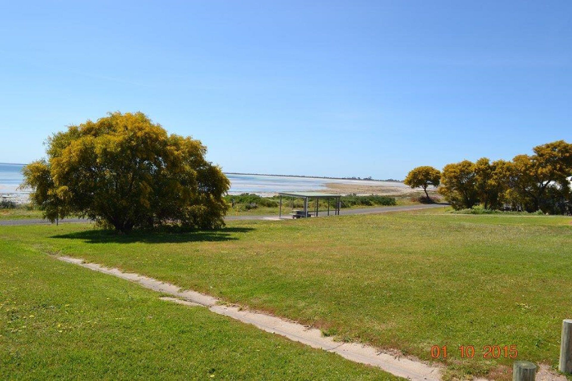 Cheers   -   Sea views    Free Wifi    On the Esplanade — image 18