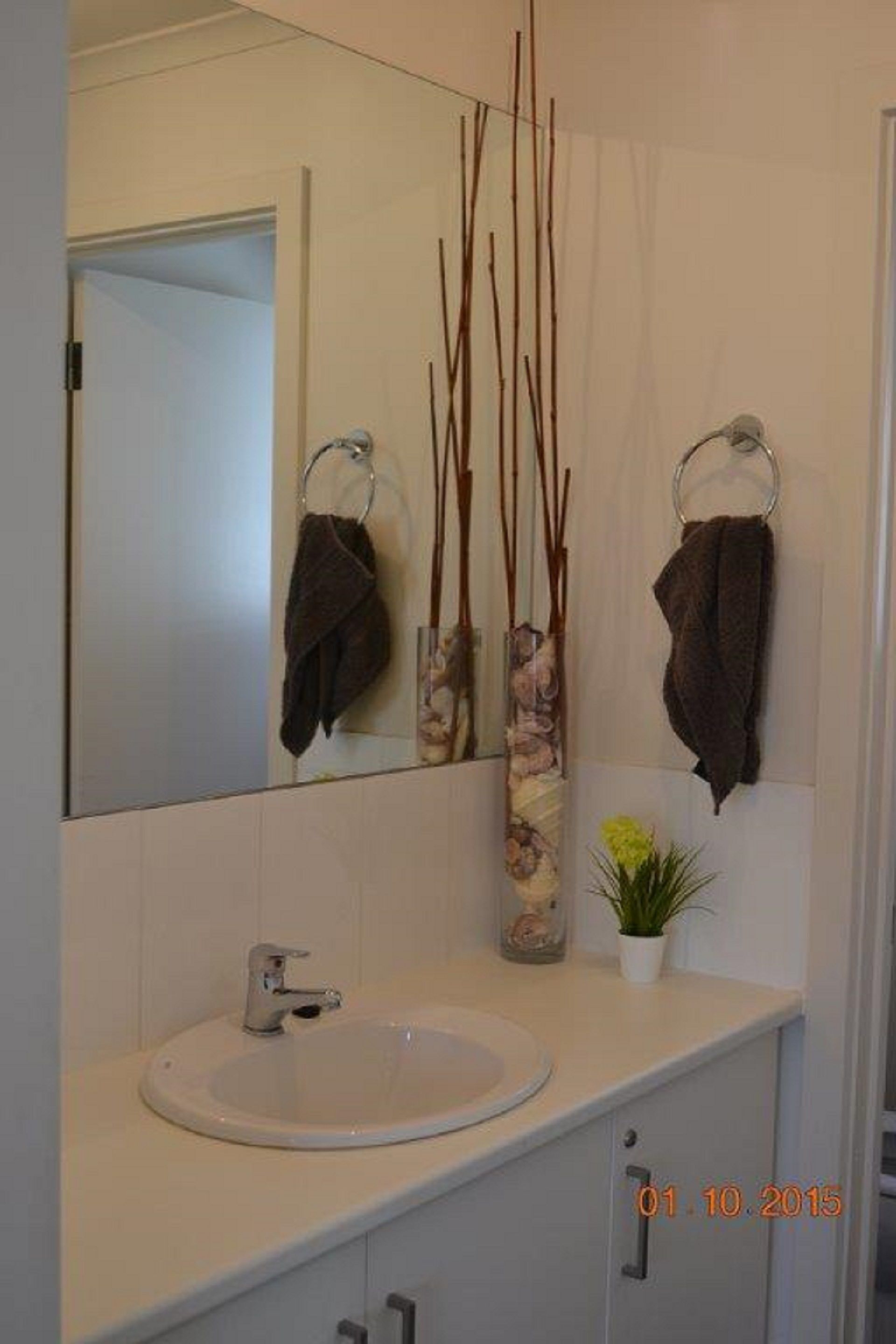 Cheers   -   Sea views    Free Wifi    On the Esplanade — image 9