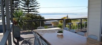 Cheers   -   Sea views    Free Wifi    On the Esplanade