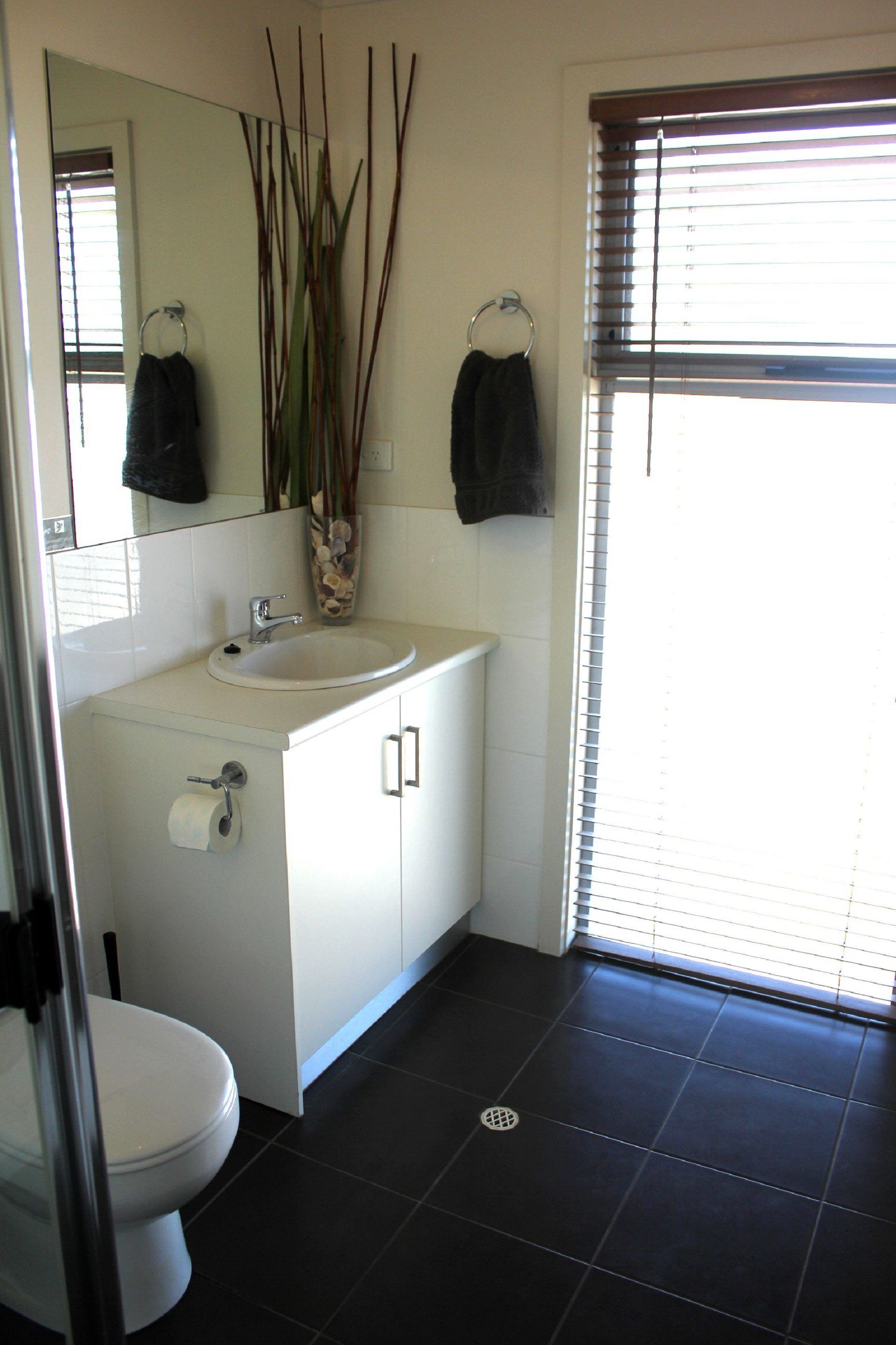 Cheers   -   Sea views    Free Wifi    On the Esplanade — image 13