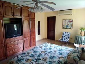 3 عدّة غرف نوم ومكواة/لوح كي وواي فاي مجانًا وملاءات أسرّة