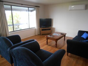 TV, DVD player