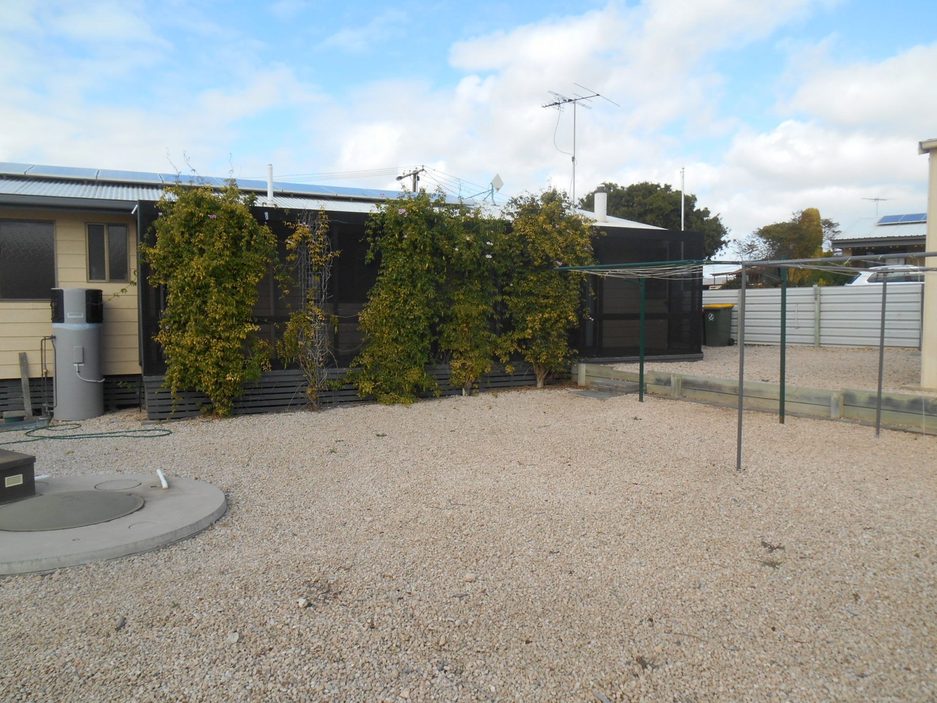 Roshy's Retreat ~ sea views off deck - Off Peak Special! — image 3