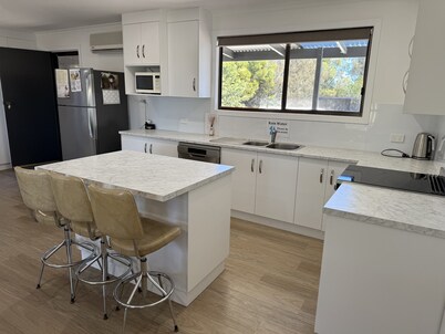 Carron Cottage - close to beach opposite general store. Off Peak Special!