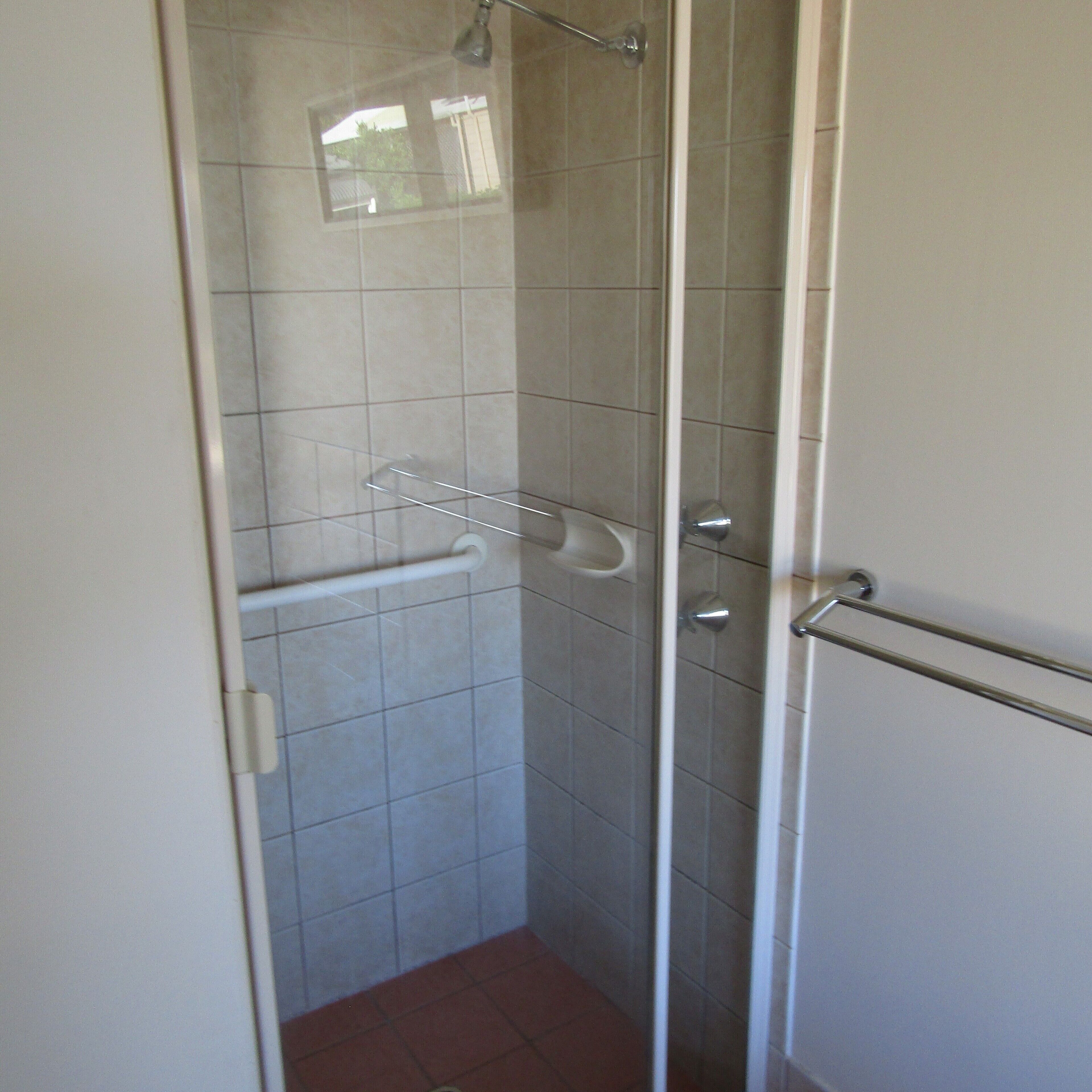 Ramsay's Retreat -Short walk to main street and beach! — image 11