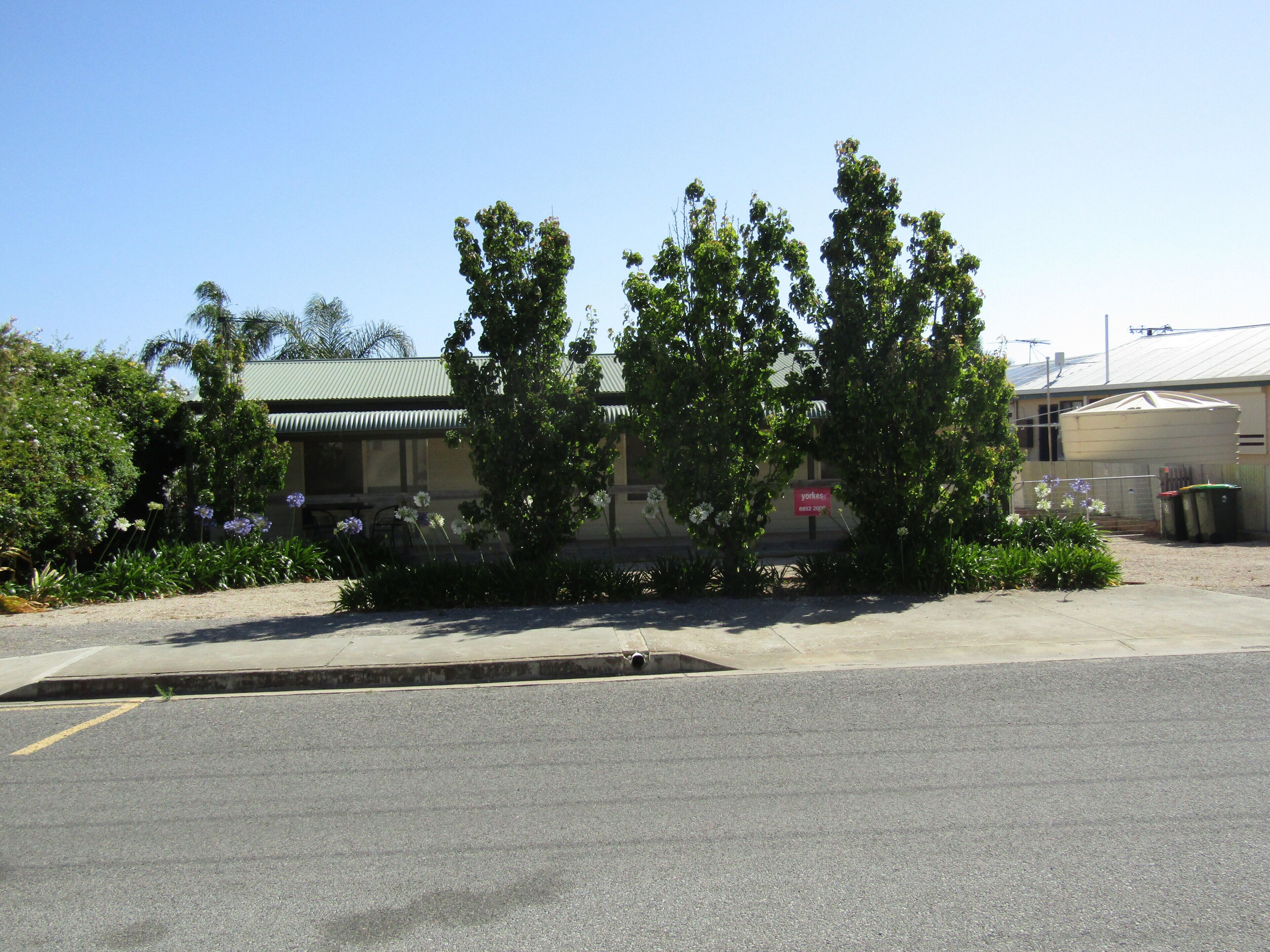 Ramsay's Retreat -Short walk to main street and beach! — image 14