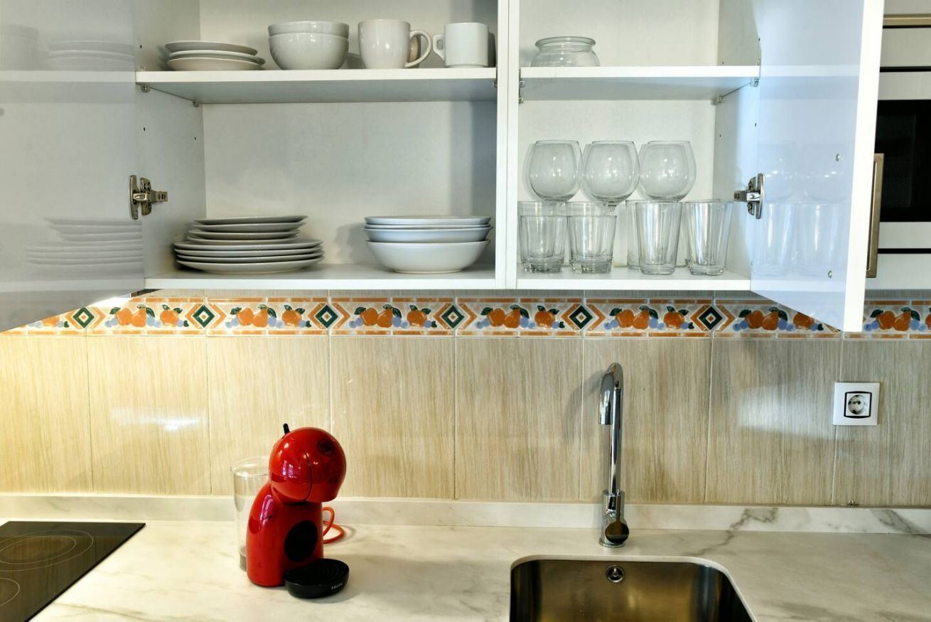 Micro-ondes, plaque de cuisson, cafetière/bouilloire