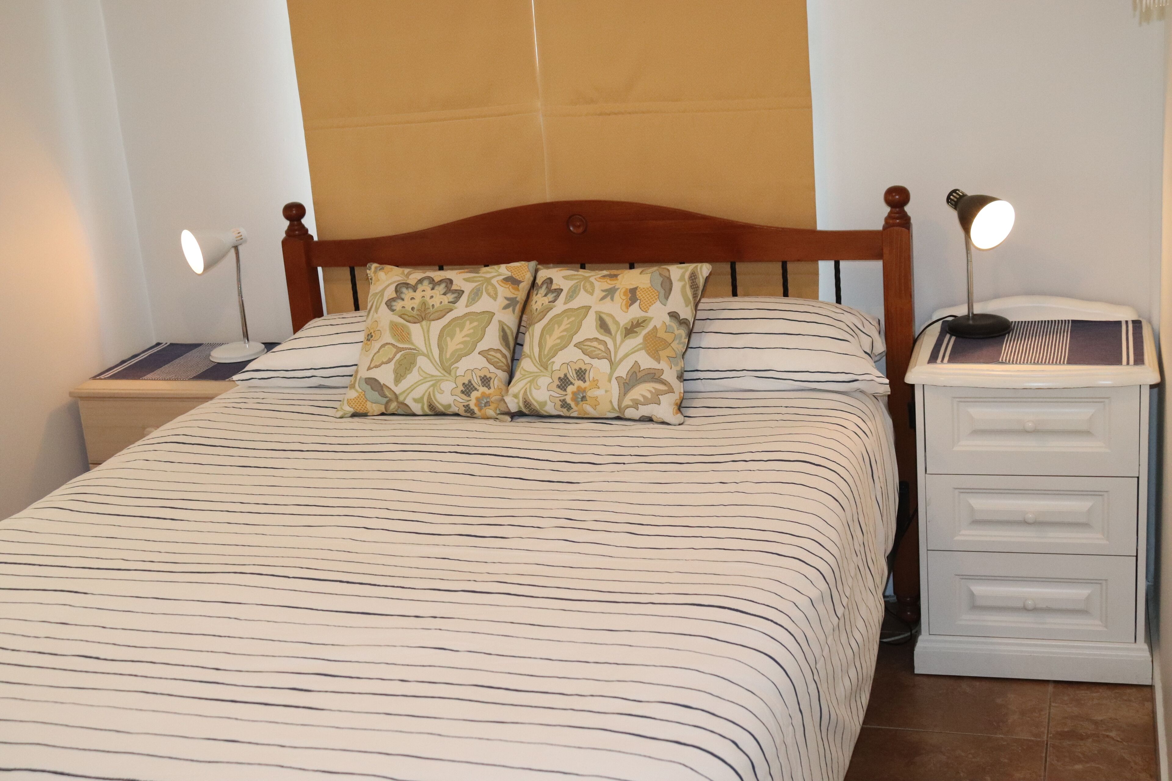 Dot  n  Pats  ~   Absolute Beachfront!  Free Wifi — image 8