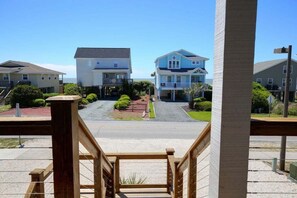Property grounds - Experience Absolute Paradise: a spacious 5-bedroom home steps from Holden Beach. (Holden Beach)