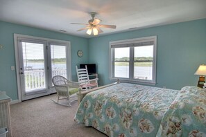 4 bedrooms, WiFi, bed sheets