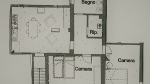 A floor plan with labeled rooms including a 'Camera' and 'Bagno'. - Agriturismo Luggiano Apartment "AIA" (Vinci)