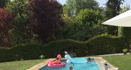 Una gran casa familiar, ideal para explorar Bourges y los viñedos.