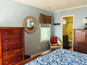 4 bedrooms, WiFi, bed sheets - Discover Clamelot in Holden Beach: a 4-bedroom oceanfront haven for up to 8 guests! (Holden Beach)