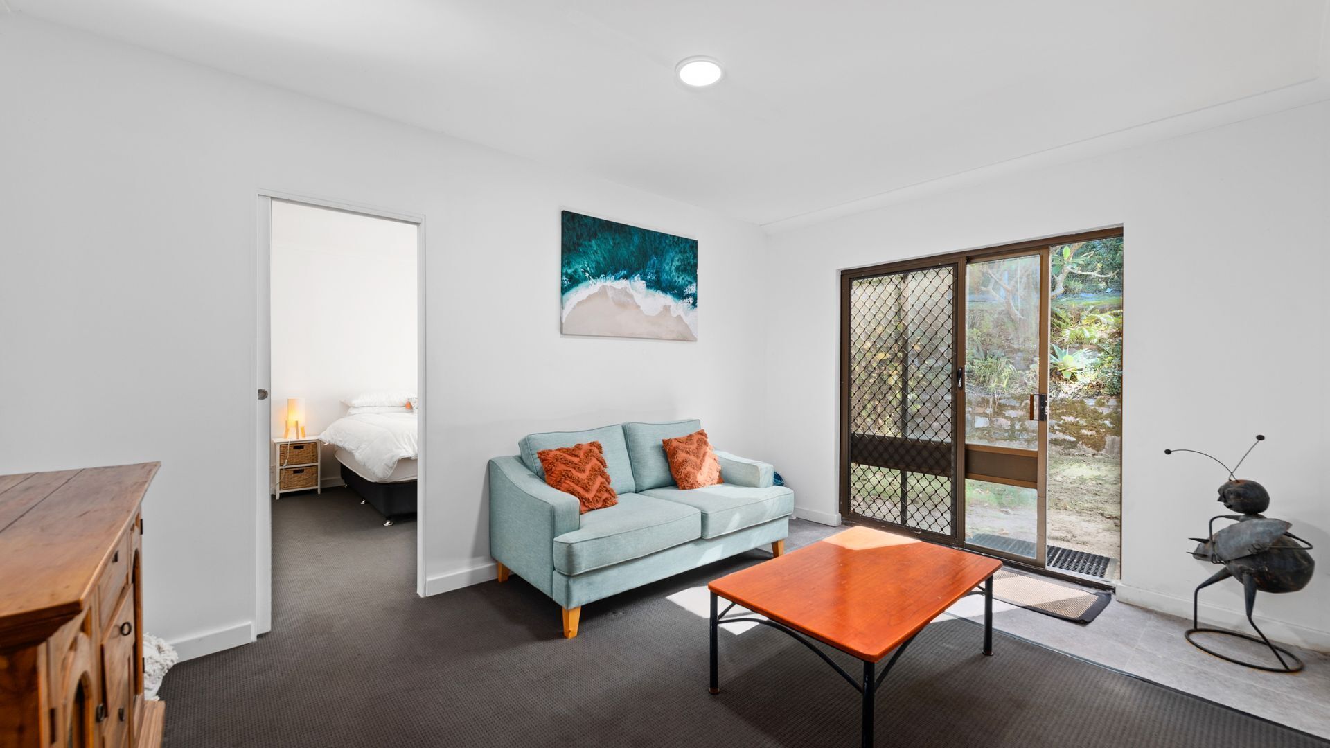 Télévision, table de tennis de table, médiathèque