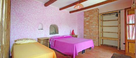 1 quarto, ferros/tábuas de passar roupa, Wi-Fi de cortesia