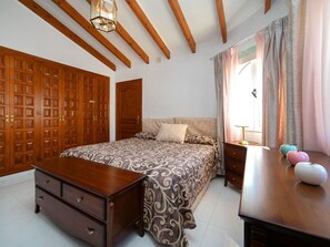 4 Schlafzimmer, Reisekinderbett, kostenloses WLAN