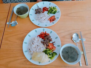 Daily local cuisine breakfast for a fee - Blue Island Guesthouse - Hostel (Seogwipo)