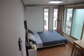 Double Room | Blackout curtains, soundproofing, free WiFi, bed sheets
