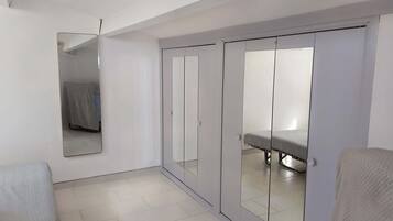 3 chambres, fer et planche Ă repasser, Wi-Fi, draps fournis