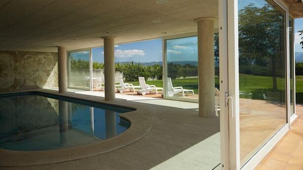 Unclassified image, 1 of 57, button - OFFER: Exclusive rural house with large garden, spectacular pool and spa. (Gurb)