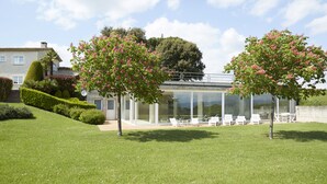 Unclassified image, 5 of 57, button - OFFER: Exclusive rural house with large garden, spectacular pool and spa. (Gurb)