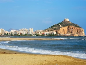 On the beach - Apartments for three people with terrace and sea views. (La Manga del Mar Menor)