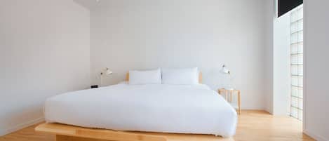 Apartment, 2 Bedrooms, Patio (SR301)