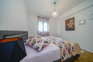 3 habitaciones, tabla de planchar con plancha, wifi y ropa de cama 