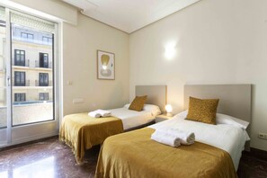 4 bedrooms, free WiFi, bed sheets