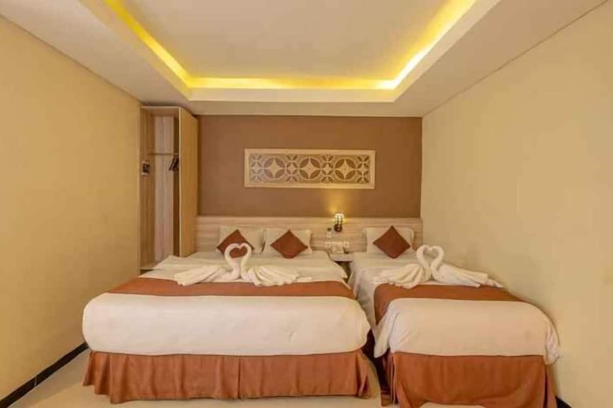 Een kluis op de kamer, een bureau, een laptopwerkplek