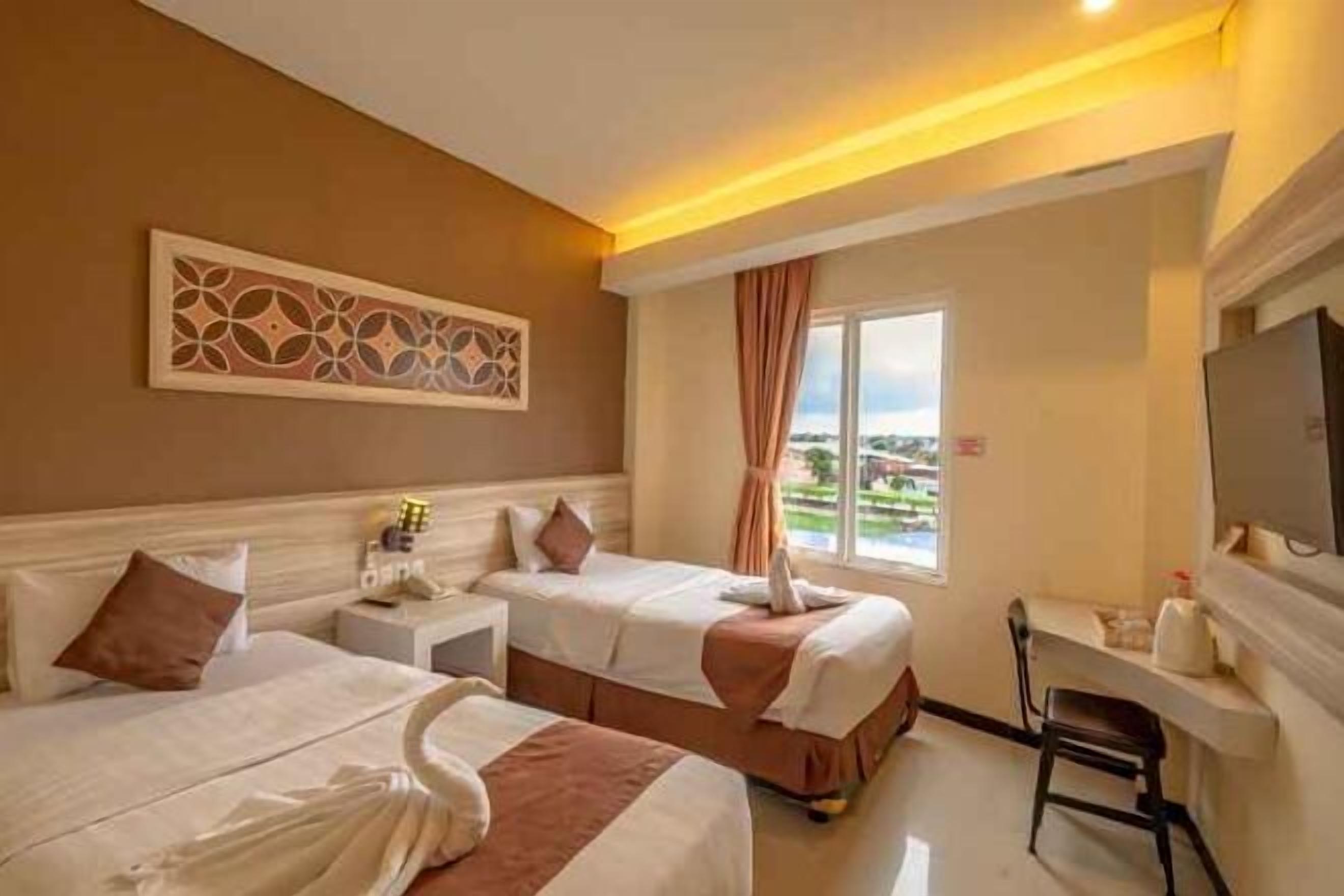 In-room safe, desk, laptop workspace, soundproofing