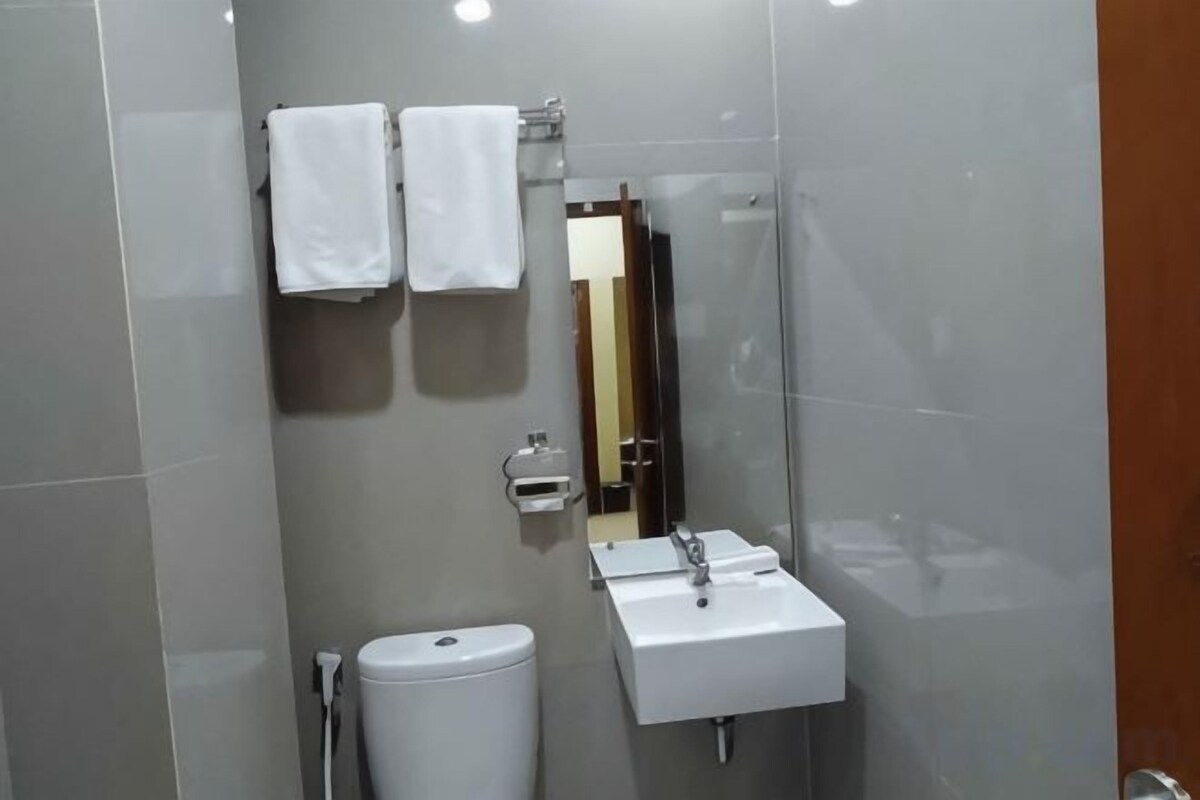 Doccia, set di cortesia gratuito, pantofole, asciugamani