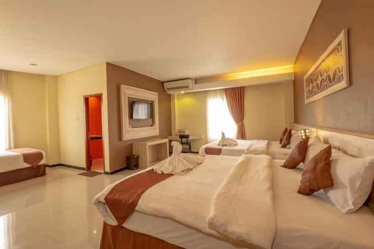 In-room safe, desk, laptop workspace, soundproofing