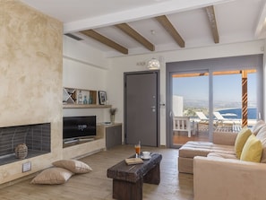 تلفزيون ذكي، مدفأة، ستيريو