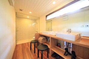 Room, 2 Bedrooms (Pet Friendly) | Bathroom | Free toiletries, hair dryer, slippers, electronic bidet - ANA Holiday Inn Resort Karuizawa by IHG (Naganohara)