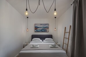 4 bedrooms, in-room safe, iron/ironing board, free WiFi