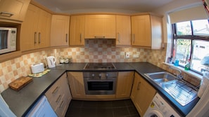 Fridge, microwave, oven, coffee/tea maker