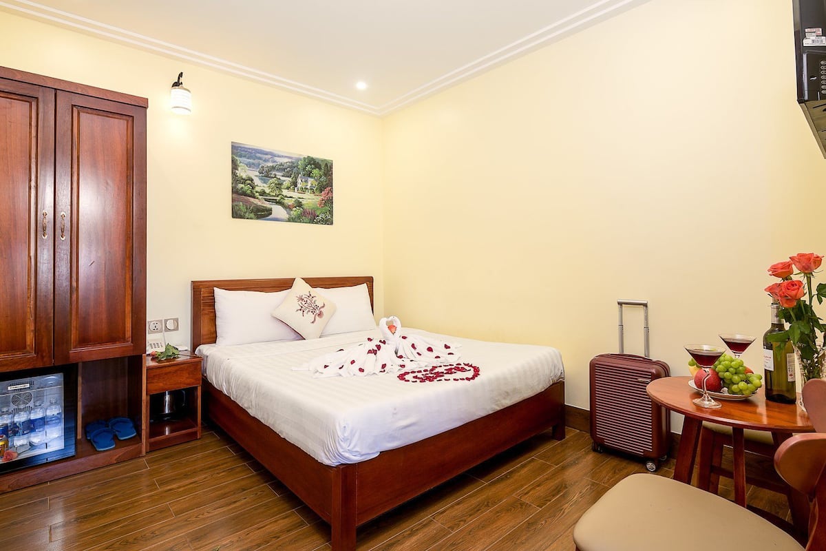 Superior Double Room | Minibar, desk, blackout drapes, WiFi (free)