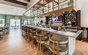 Bar (on property) - NEW Vacation Home, 5 beds, Near Disney w / wordenfull leasure area (Kissimmee)