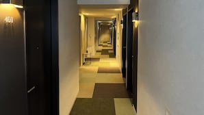 Down comforters, blackout drapes, WiFi (free), bed sheets - Hotel Japanesque Kyoto Station ZEQUU (Kyoto)