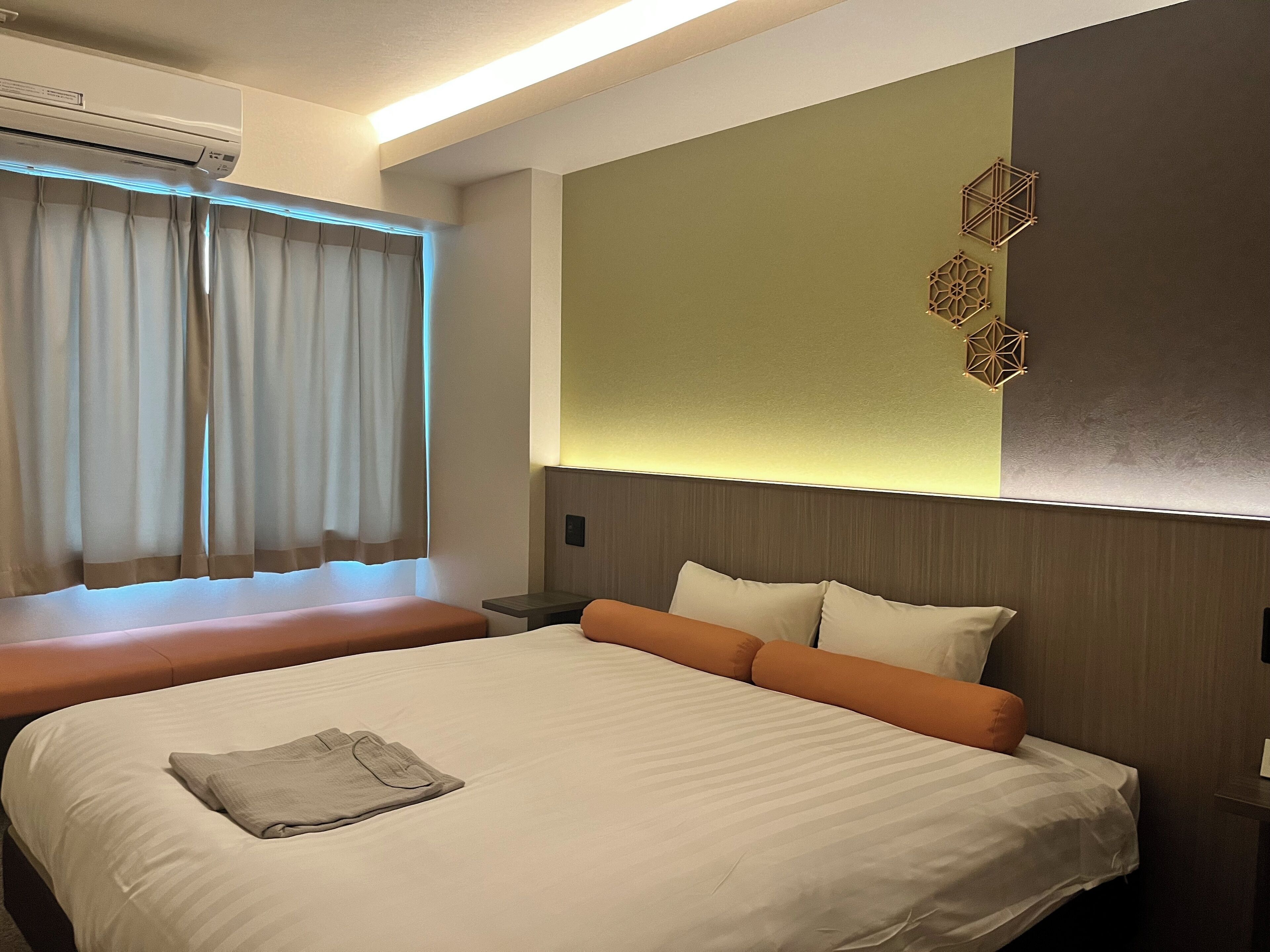 1 bedroom, down duvets, blackout curtains, free wifi