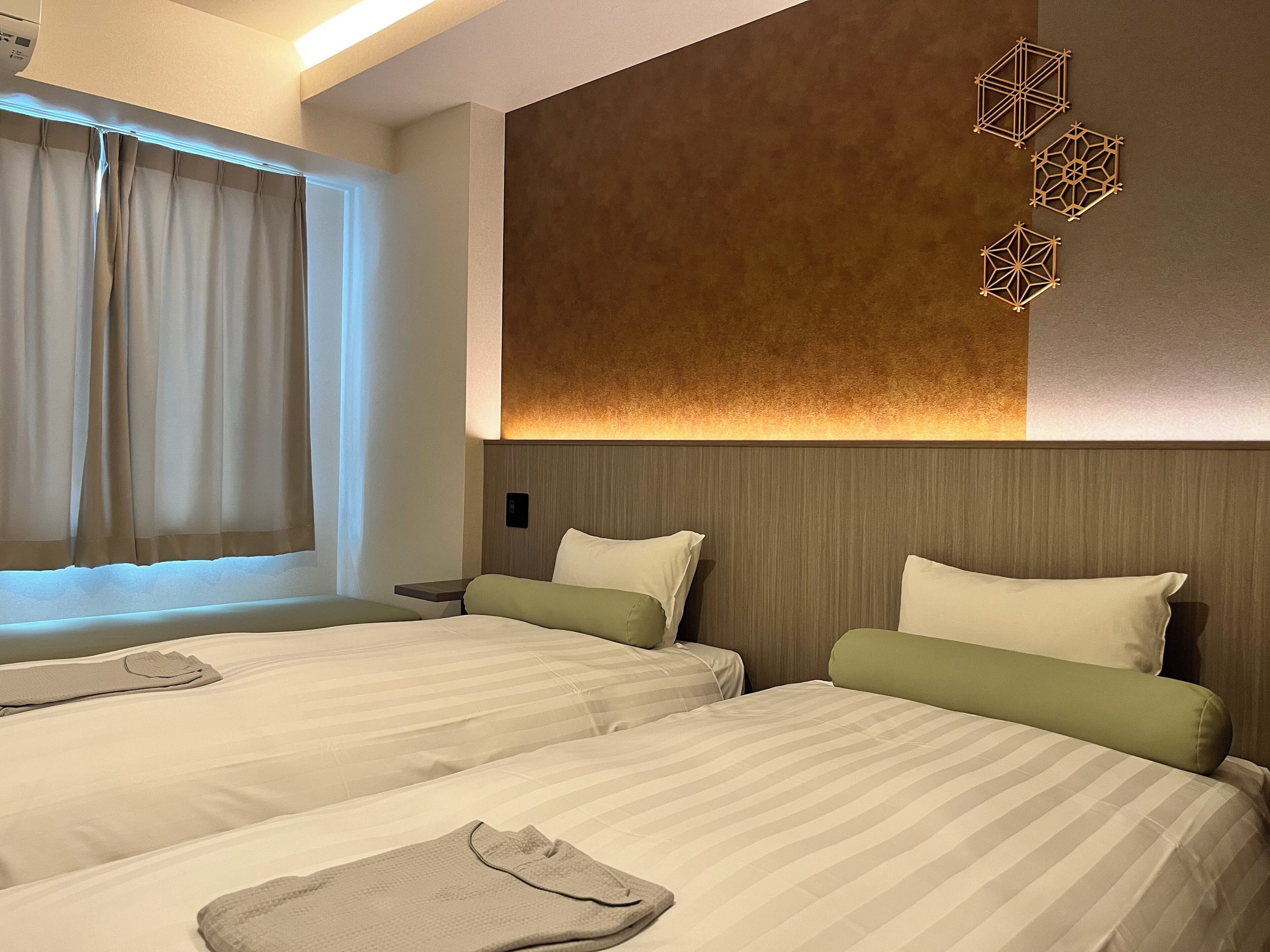 standard twin room | 1 bedroom, down duvets, blackout curtains, free wifi