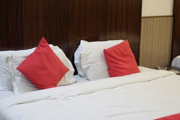 In-room safe, individually decorated, individually furnished, desk