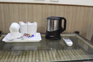 Coffee and/or coffee maker - AIRPORT HOTEL JINDAL PALACE (New Delhi)