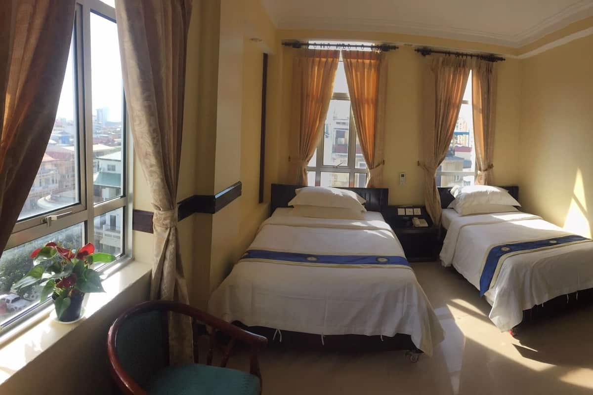 Superior Twin Room | Minibar, in-room safe, desk, free WiFi