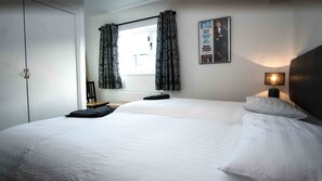 3 bedrooms, iron/ironing board, WiFi, bed sheets