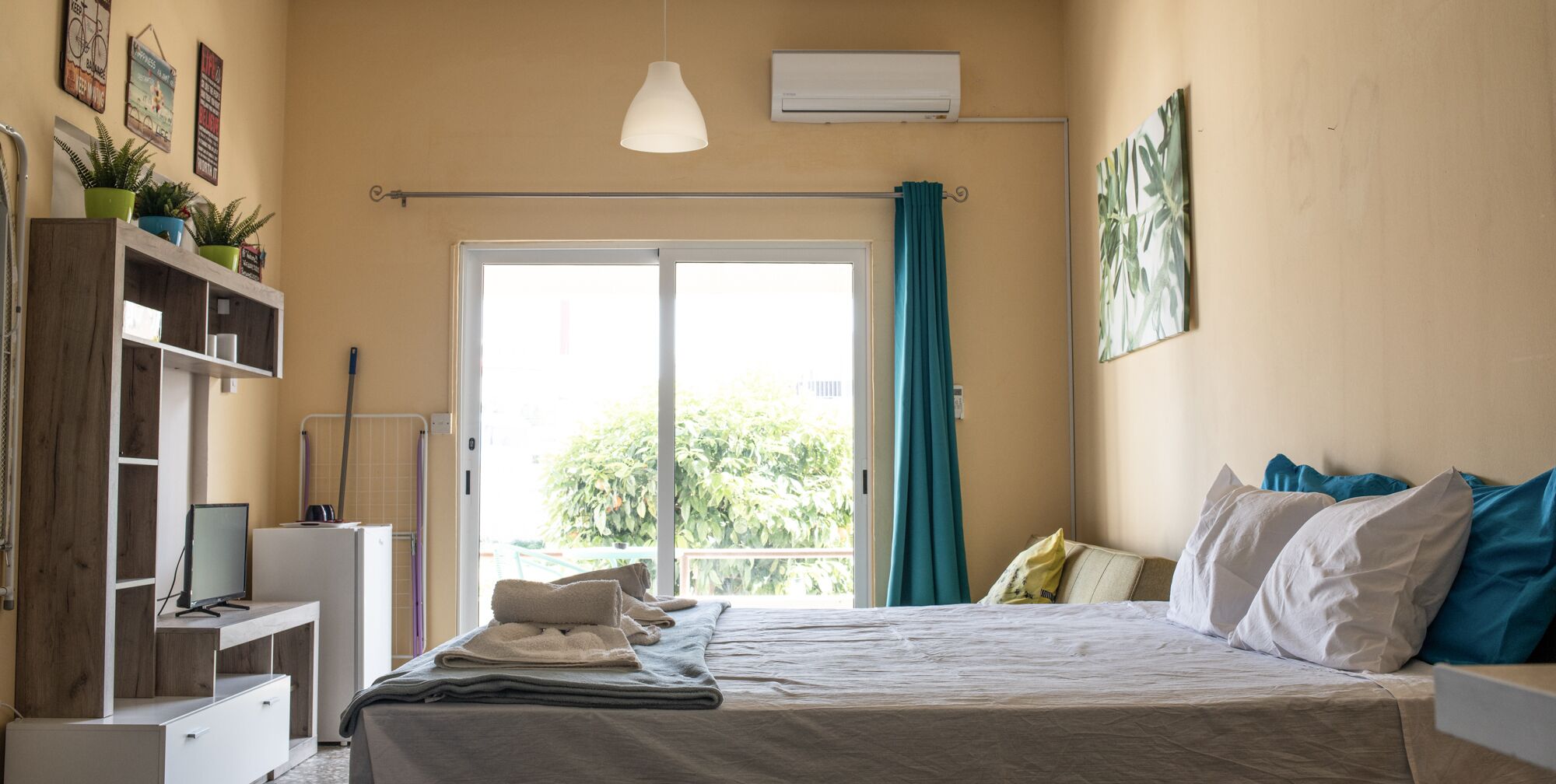 1 bedroom, in-room safe, desk, iron/ironing board